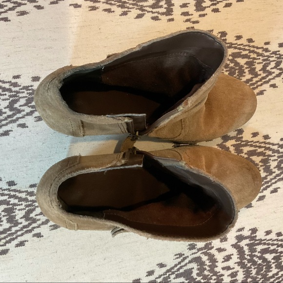 Franco Sarto Brown Suede Buckle Wedge Boot Sz 6.5 - Picture 4 of 13